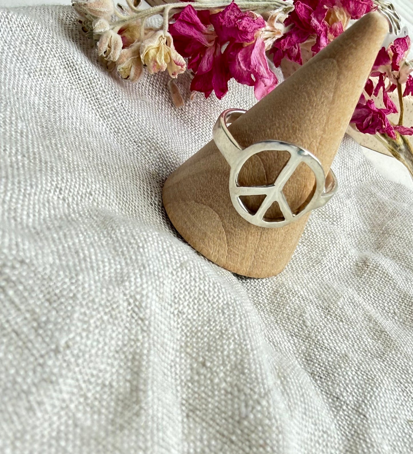 Peace sign 925 ring- size R