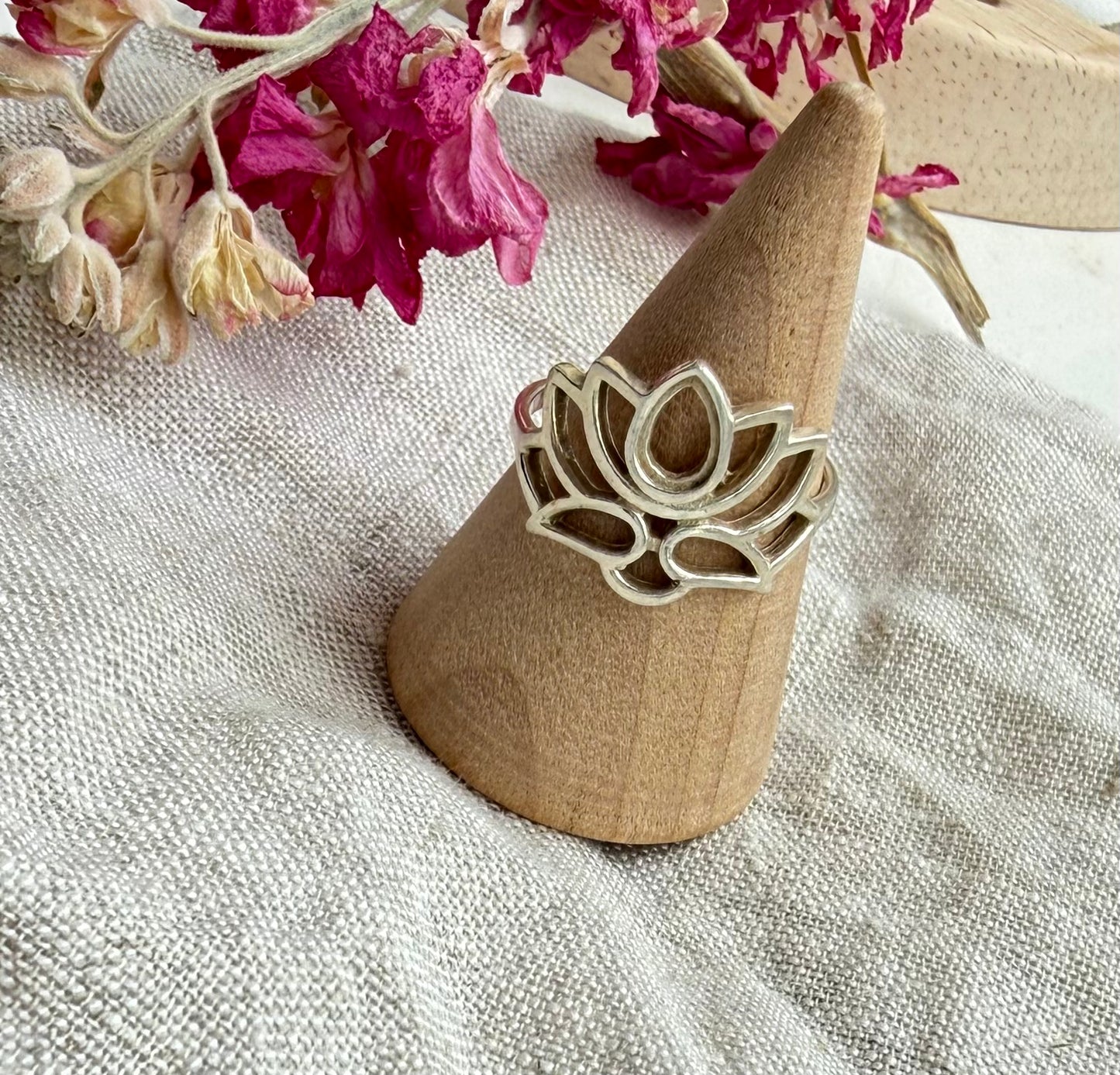 Lotus 925 silver ring - size L/M